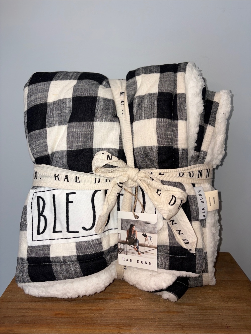 NEW Rae Dunn Black & White Buffalo Plaid Sherpa Throw - Picture 1 of 11